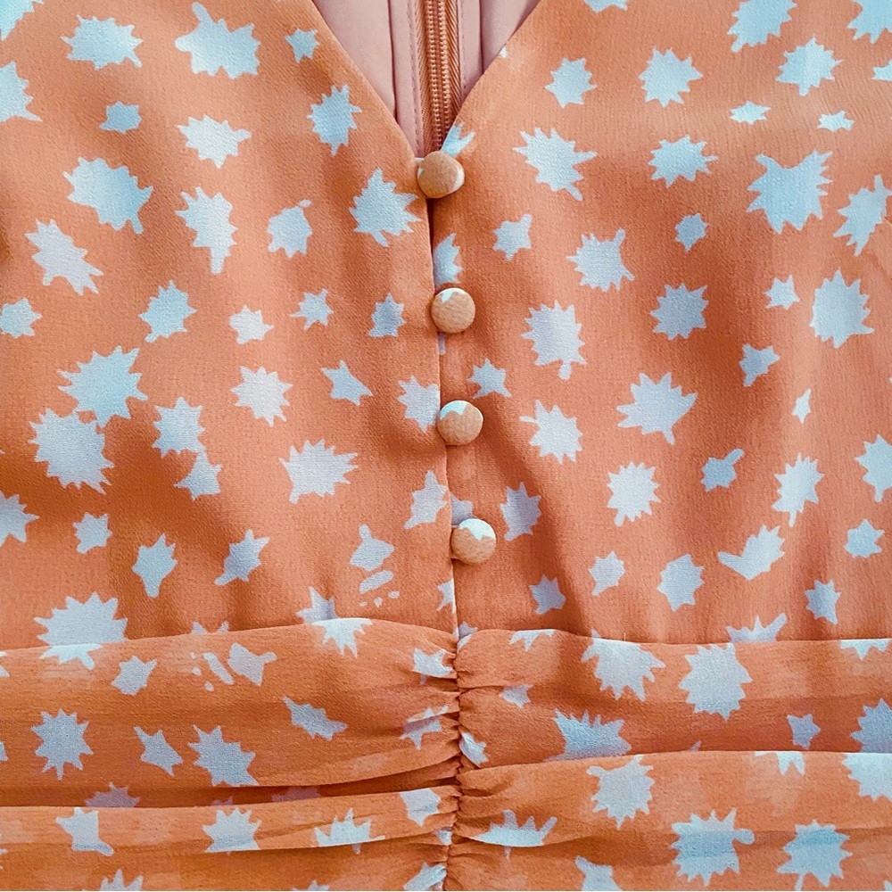 Madewell Ruched-Waist Flutter Sleeve Mini Dress in Star Shower Pale Peach Size 2 - Picture 8 of 14